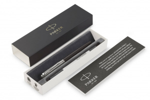 РУЧКА ПОДАРОЧНАЯ РОЛЛЕР ЧЕРНАЯ PARKER "JOTTER CORE" ЦВЕТ КОРПУСА ЧЕРНЫЙ В КАРТОННОМ ФУТЛЯРЕ