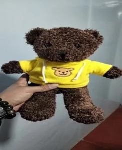 ИГРУШКА МЯГКАЯ "МЕДВЕДЬ БИРИК В ЖЕЛТОМ СВИТЕРЕ" 